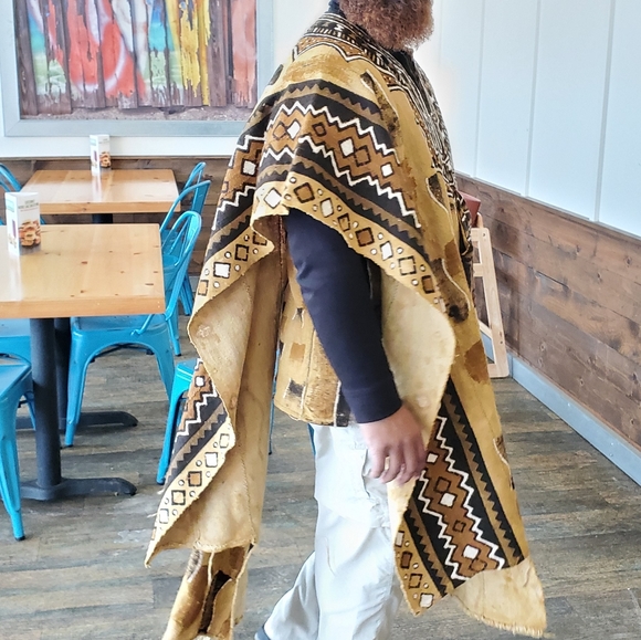African Handmade Coat - Picture 2 of 7